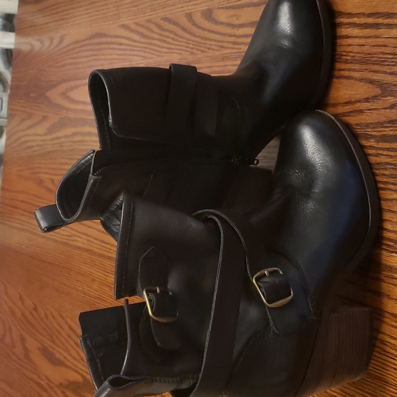 Lucky black leather boots - Picture 2 of 8